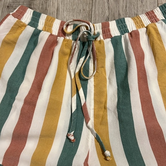 American Eagle Outfitters Striped Ruffle Shorts - Picture 6 of 11